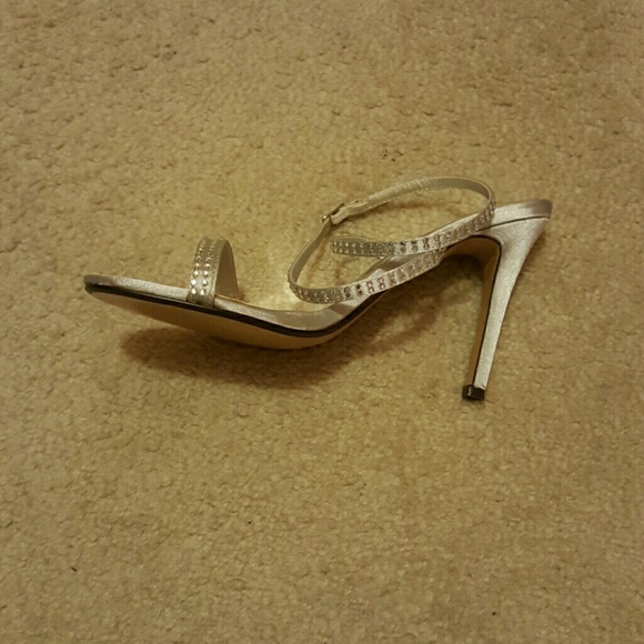 Brand New with the box Silver heels sandals (NWOT) - Picture 2 of 2