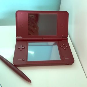 DSi XL