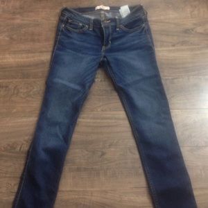 Hollister jeans!! Size waist 28 length 29