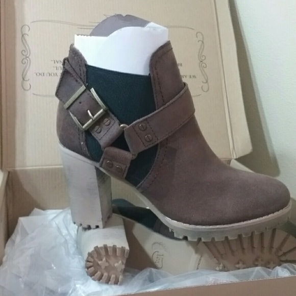 Von Dutch Shoes - NWT. Von Dutch Leather Boots Size 6. Final price