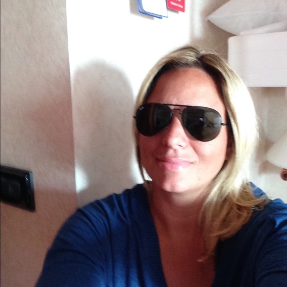 Meet your Posher, Brenda - Picture 1 of 1