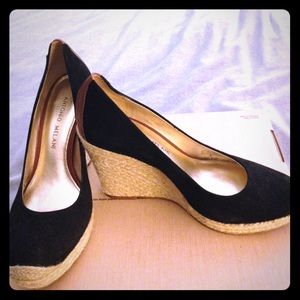 Like new Antonio Melani wedge shoes.