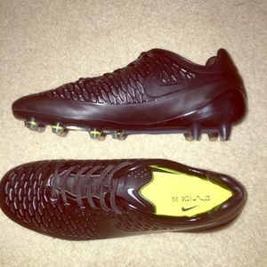 Brand new soccer cleats. NIKE