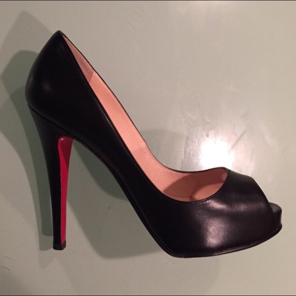 Black Leather Very Prive Peep Toe Louboutin Pumps
