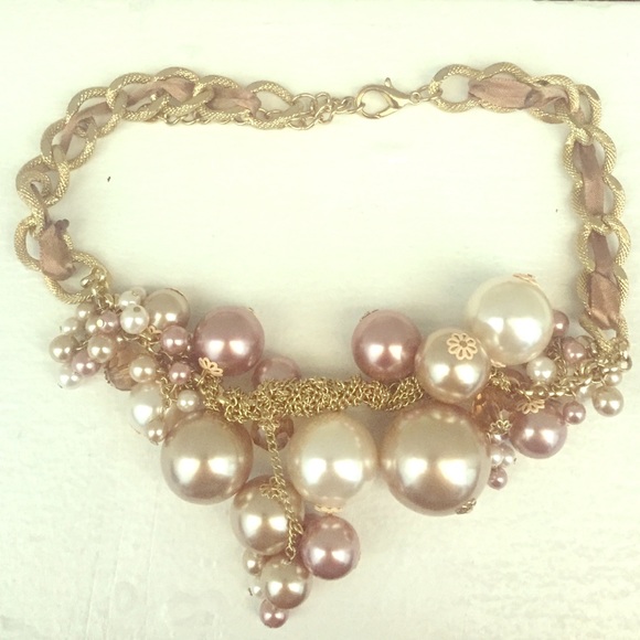 Vintage neckless! Can't miss on this great deal!