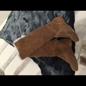 100% authentic Jimmy Choo suede boots line w/ fur