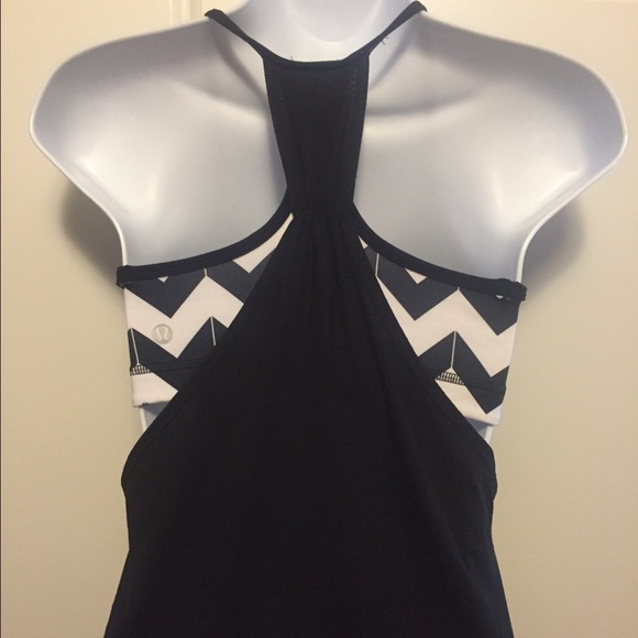 🚫SOLD🚫Lululemon Black Chevron Bra No Limits Tank - Picture 8 of 8