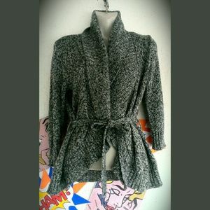 SOLD IZ BYER SWEATER LIKE NEW!!!