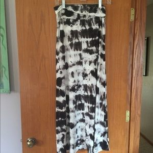 Black and cream tie dye skirt