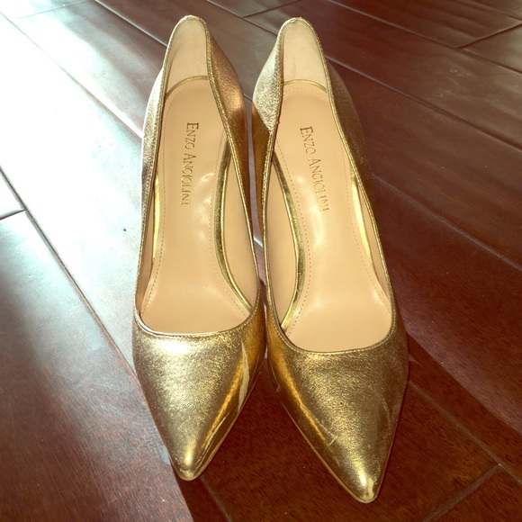 Gold leather pumps heels shoes fresh out!
