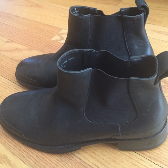 Mens size 11.5 boots - Picture 2 of 3