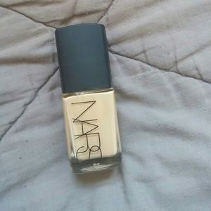 NARS sheer glow foundation
