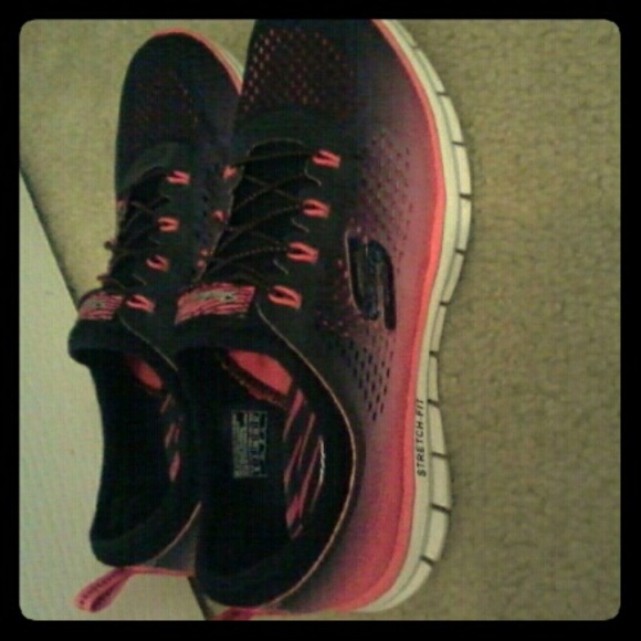 Sketchersmemory foam sneakers.