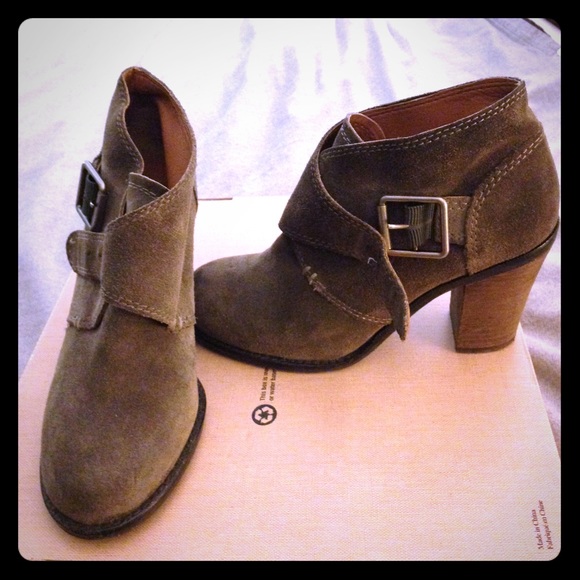 Gently used Lucky Brand olive color ankle boots.