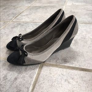 Unique Tri-color Suede Pumps