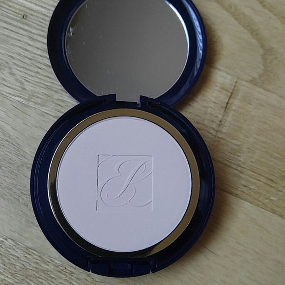 Estee Lauder Double Wear powder