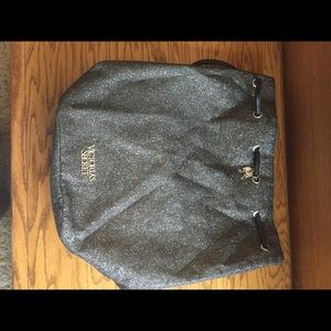 Gray sparkly sinch bag