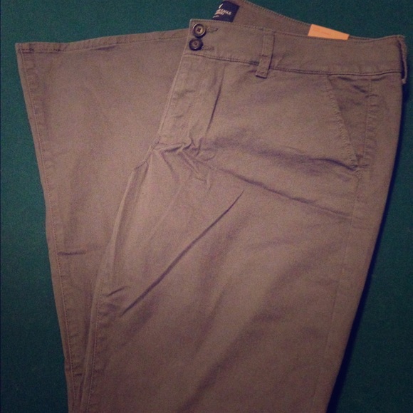 New American Eagle pants