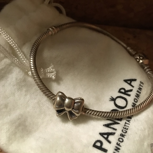 Pandora bracelet 7 in long with Pandora bow charm - Picture 2 of 3