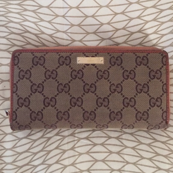 Gucci Zip Wallet
