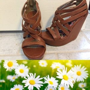 Super cute size 6 Madden girl heels 💕💎