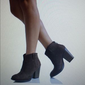 Meet your Posher, Stacy