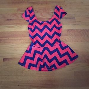 💥SALE💥 cute blue and pink chevron top
