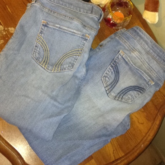 Hollister jeans bundle size 3s!