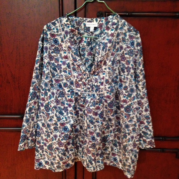 Beautiful peasant top brand new !!