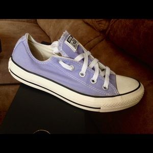 Pastel purple converse💜