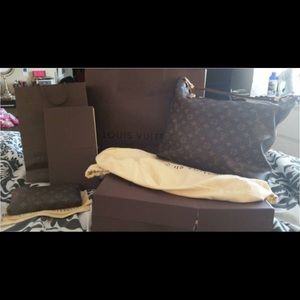PM SULLY SHOULDER BAG AND ZIPPY WALLET