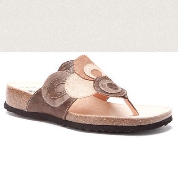 NEW HP Designer Think Julia sandal size 9 real fit