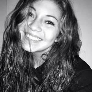 Meet your Posher, Courtney