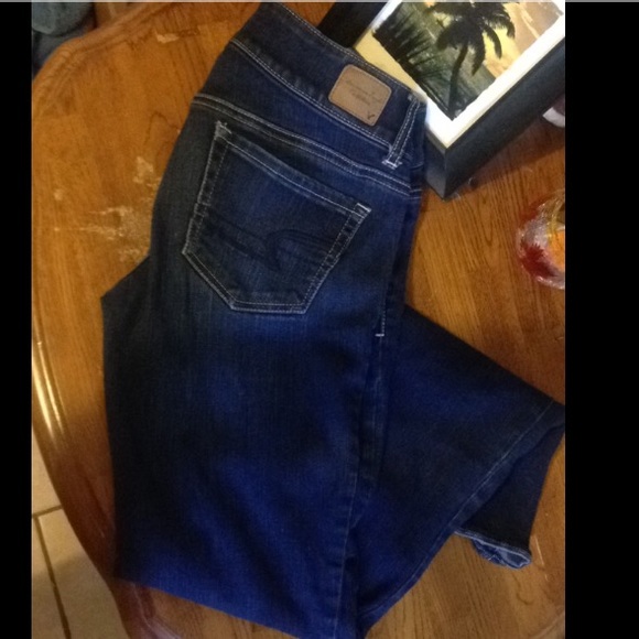American eagle outfitters artist jeans. Dark wash.