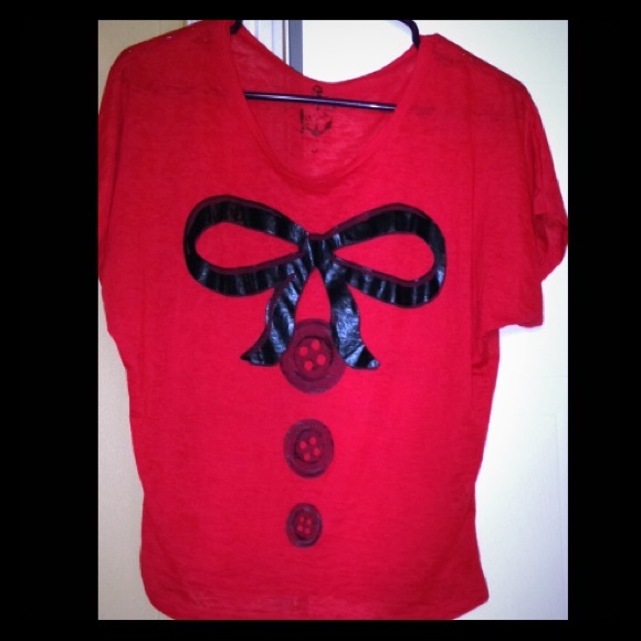 Red sheer shirt with black bow - Picture 1 of 3