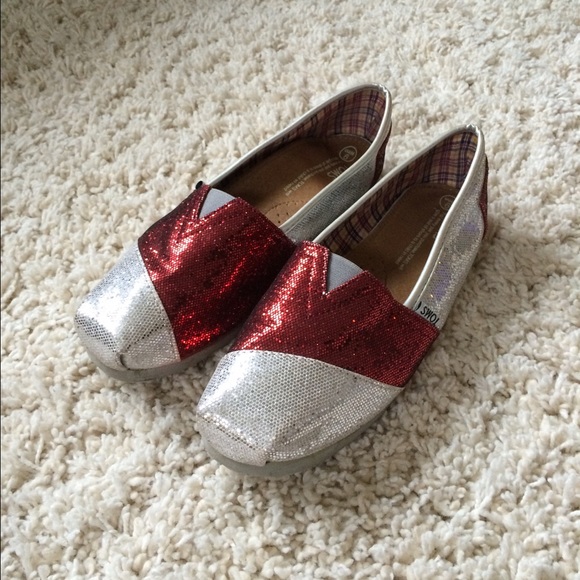 TOMS Sparkly Red & Silver sz. 9