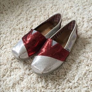 TOMS Sparkly Red & Silver sz. 9