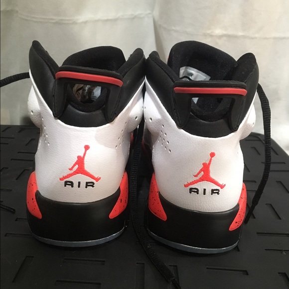 Never worn, Nike Jordan's - Picture 3 of 4