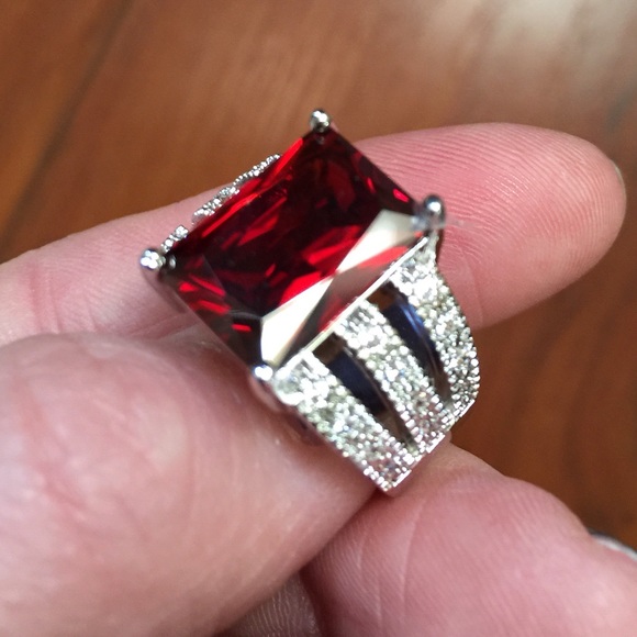 NWOT .925 Red Stone Ring - Picture 2 of 4