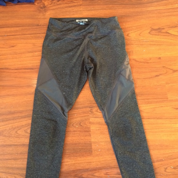 Forever 21 active mesh leggings S