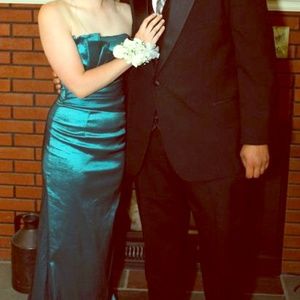 Jessica McClintock Evening gown! Great condition.