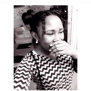 Meet your Posher, Mia