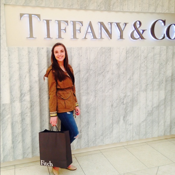 Meet your Posher, Morghan ❤️ - Picture 2 of 2