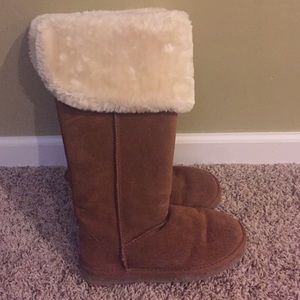 Fur boots