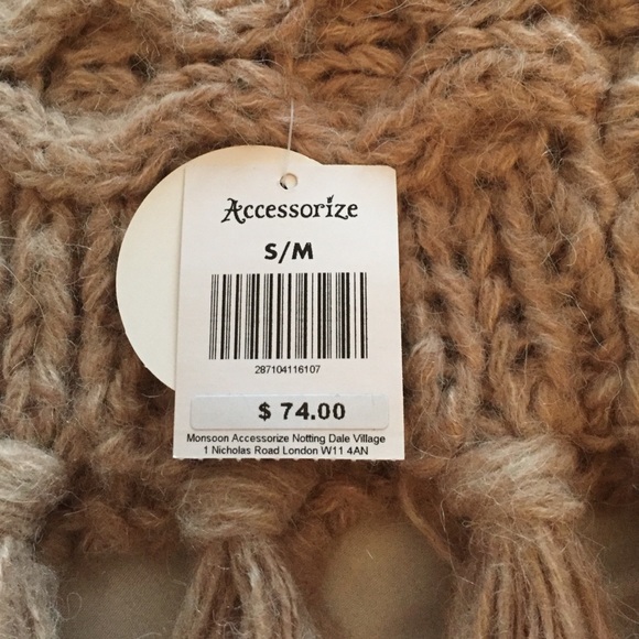 Poncho - Picture 2 of 2