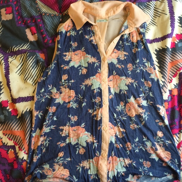 🎊SALE🎊 Urban Outfitters floral blouse button up