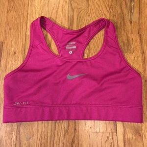 Nike pro sports bra