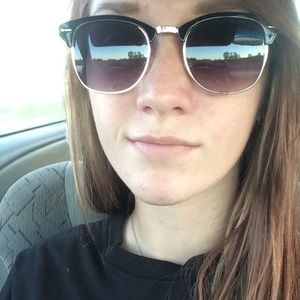 Meet your Posher, Alana