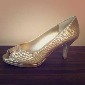 Alex Marie gold peep toe pumps