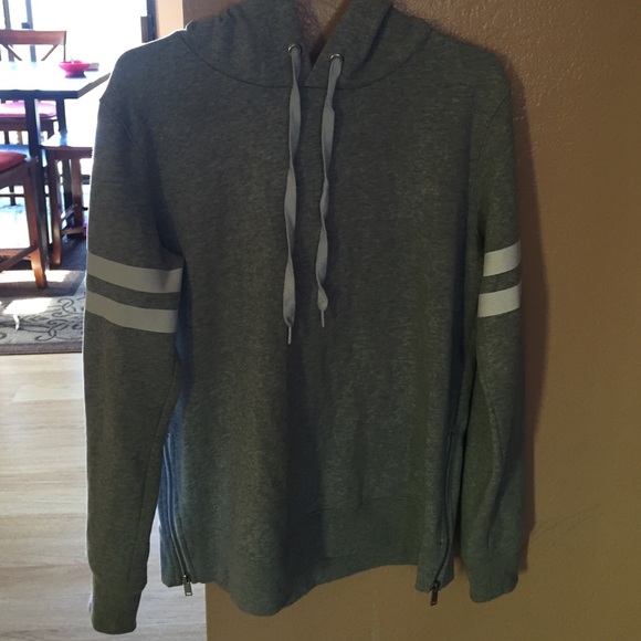 Forever 21 light grey hoodie